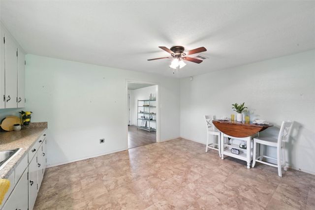 414 Bell Street, West Columbia, TX 77486