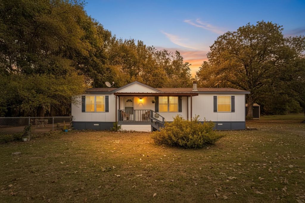 235 Wonder Drive, Springtown, TX 76082