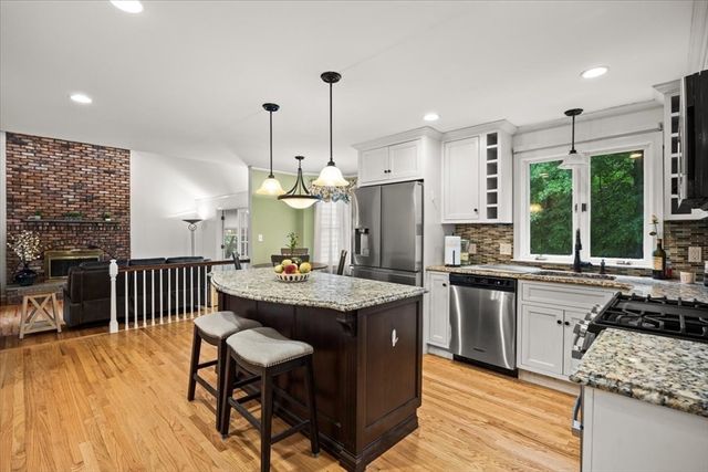 25 Arbor Way, Taunton, MA 02780