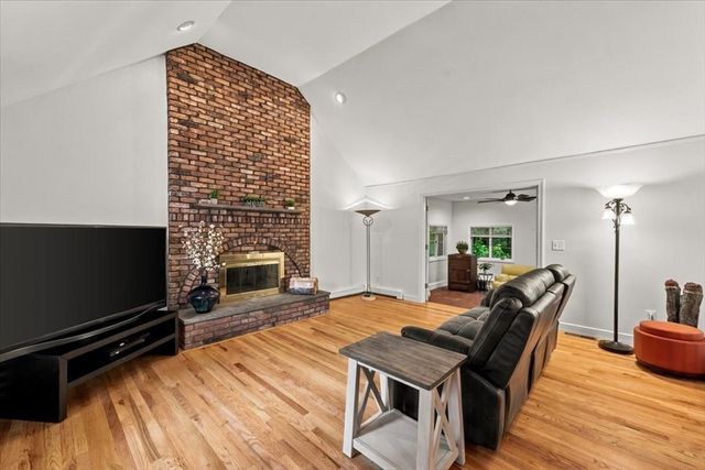 25 Arbor Way, Taunton, MA 02780