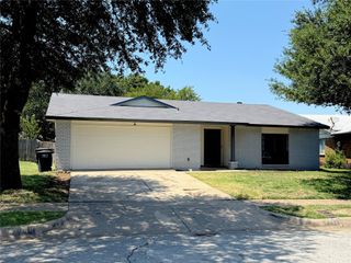 7748 Landmark Ridge Street, Fort Worth, TX 76133