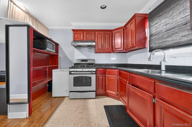 84-70 159th Street, Jamaica Hills, NY 11432
