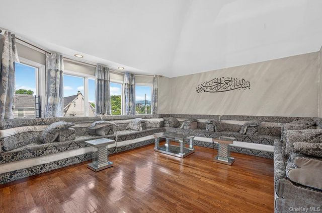 84-70 159th Street, Jamaica Hills, NY 11432
