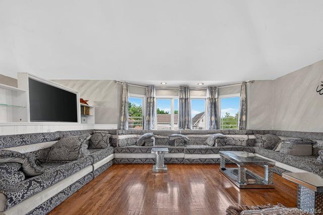 84-70 159th Street, Jamaica Hills, NY 11432