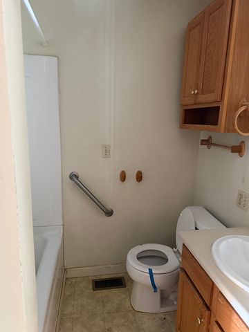 127 Daniel Webster Highway, Merrimack, NH 03054