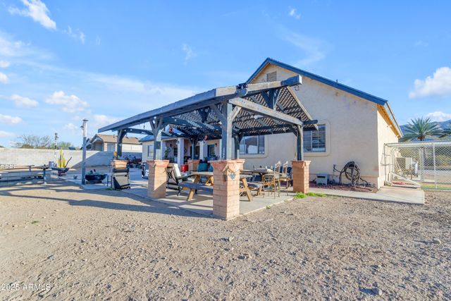 2064 W DOBBINS Road, Phoenix, AZ 85041