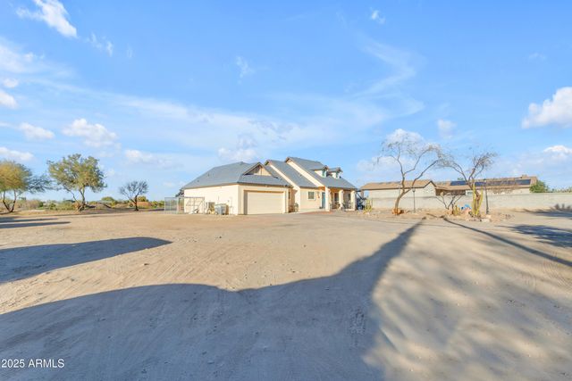 2064 W DOBBINS Road, Phoenix, AZ 85041