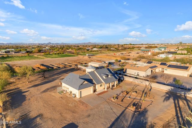 2064 W DOBBINS Road, Phoenix, AZ 85041