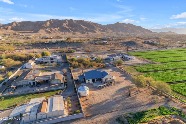 2064 W DOBBINS Road, Phoenix, AZ 85041