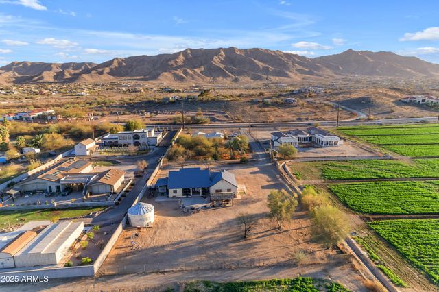 2064 W DOBBINS Road, Phoenix, AZ 85041