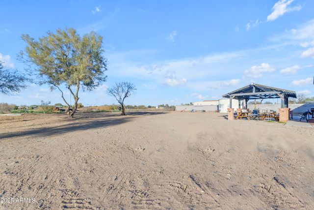 2064 W DOBBINS Road, Phoenix, AZ 85041