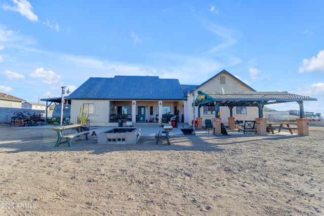 2064 W DOBBINS Road, Phoenix, AZ 85041