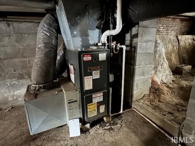 215 S Albany Street, Wolcottville, IN 46795