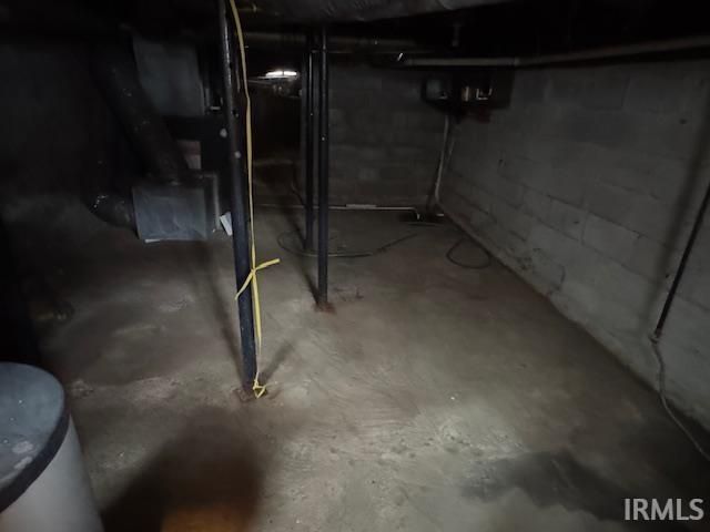 215 S Albany Street, Wolcottville, IN 46795