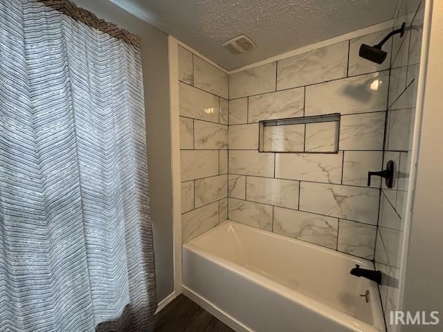 215 S Albany Street, Wolcottville, IN 46795