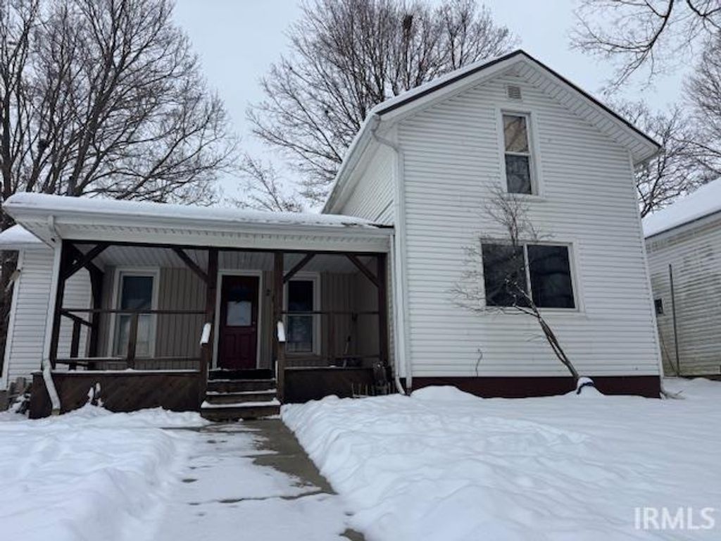 215 S Albany Street, Wolcottville, IN 46795