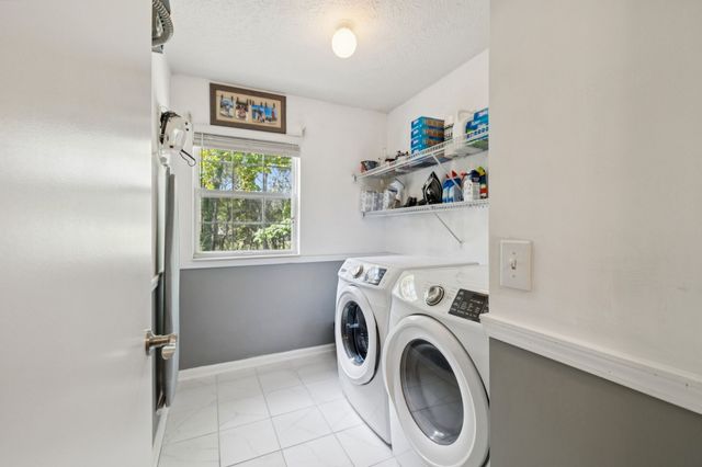 160 Waters Edge Ln, Hendersonville, TN 37075