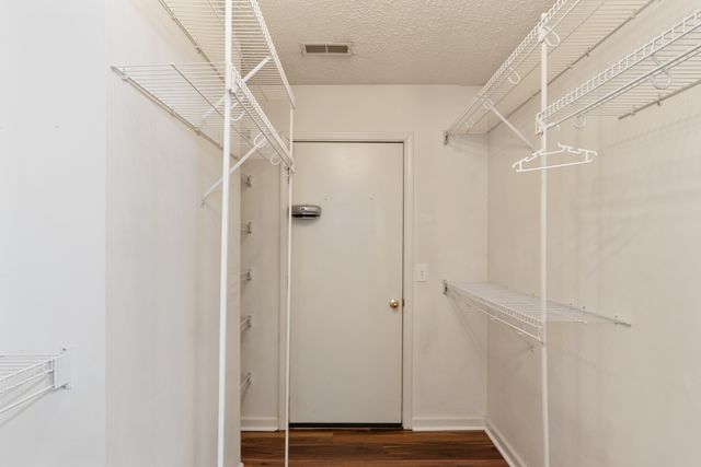 160 Waters Edge Ln, Hendersonville, TN 37075