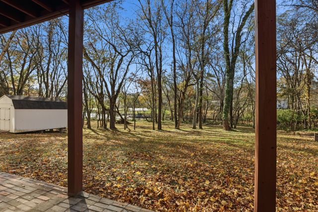 160 Waters Edge Ln, Hendersonville, TN 37075