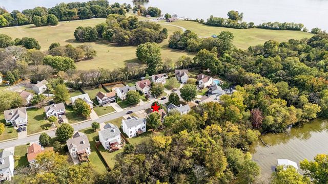 160 Waters Edge Ln, Hendersonville, TN 37075