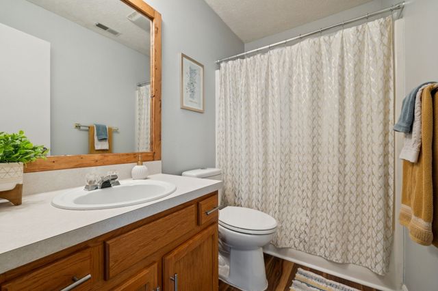 160 Waters Edge Ln, Hendersonville, TN 37075