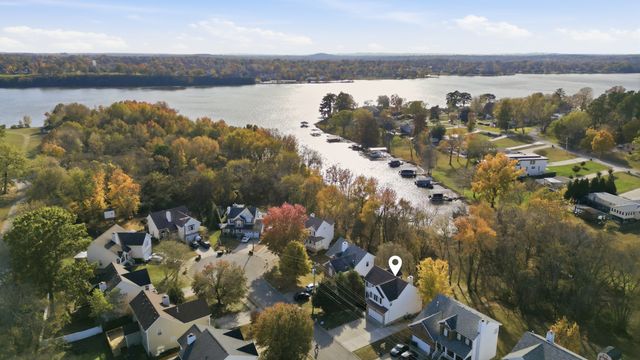 160 Waters Edge Ln, Hendersonville, TN 37075