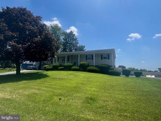 2620 PINEWOOD RD, Lancaster, PA 17601