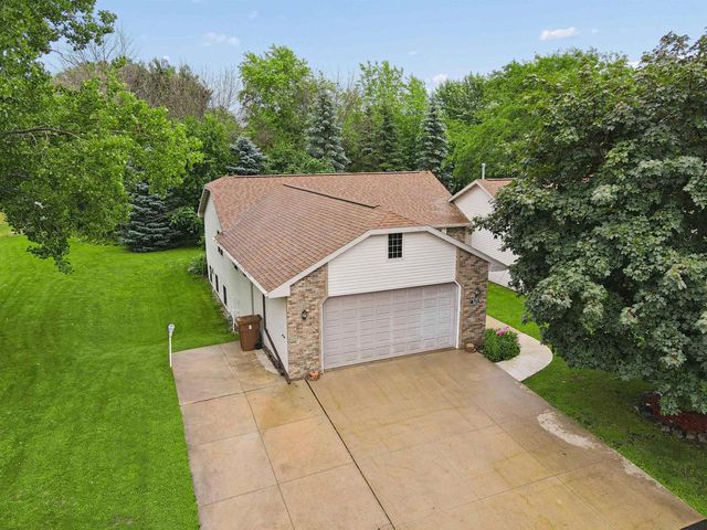 1123 STILLMEADOW LANE, Menasha, WI 54952
