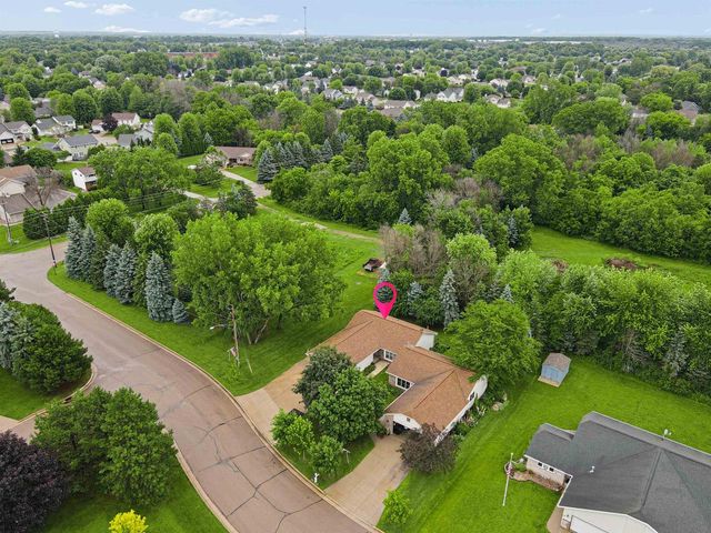 1123 STILLMEADOW LANE, Menasha, WI 54952