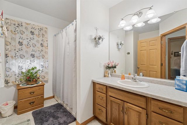 1123 STILLMEADOW LANE, Menasha, WI 54952