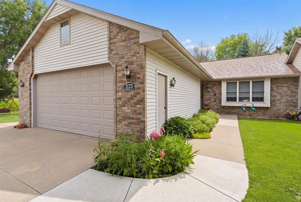 1123 STILLMEADOW LANE, Menasha, WI 54952