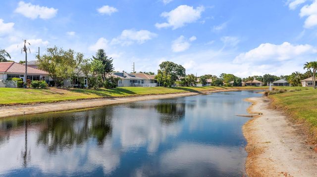 10867 Jefferson Way, Boynton Beach, FL 33437