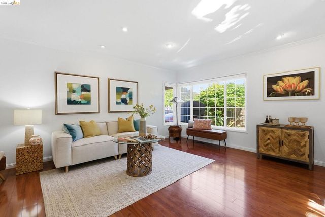 6252 Merced Ave, Oakland, CA 94611