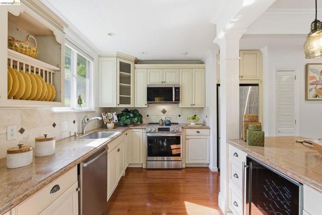 6252 Merced Ave, Oakland, CA 94611