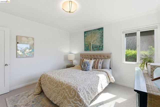 6252 Merced Ave, Oakland, CA 94611