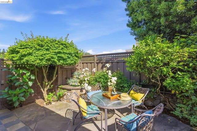 6252 Merced Ave, Oakland, CA 94611