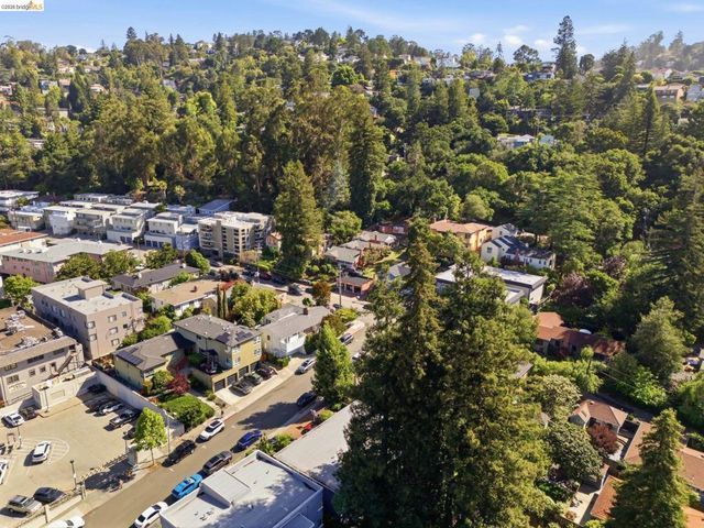 6252 Merced Ave, Oakland, CA 94611
