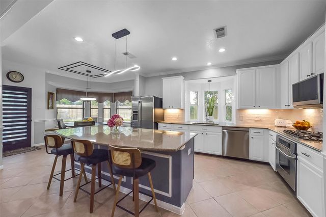 2103 Winebrook Court, Pearland, TX 77584