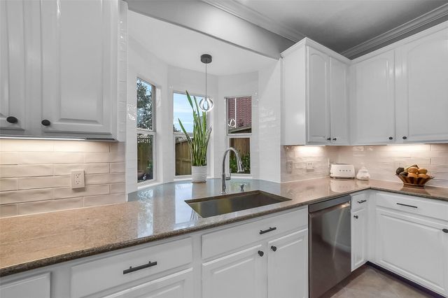 2103 Winebrook Court, Pearland, TX 77584