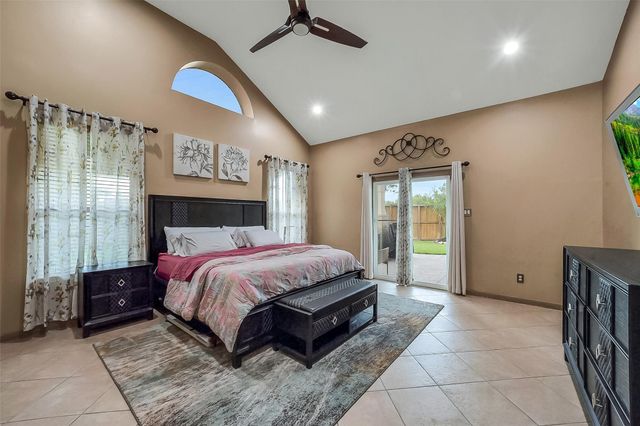 2103 Winebrook Court, Pearland, TX 77584