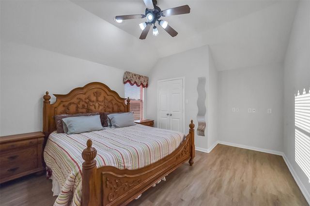 2103 Winebrook Court, Pearland, TX 77584