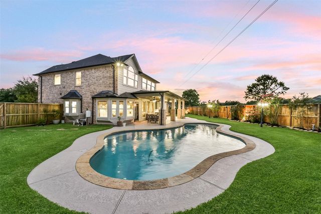 2103 Winebrook Court, Pearland, TX 77584
