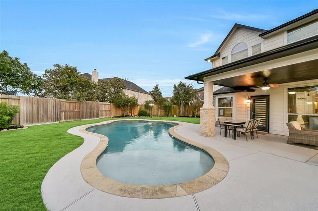 2103 Winebrook Court, Pearland, TX 77584
