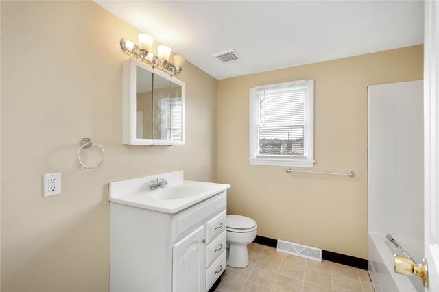 325-327 First Street, Cecil, PA 15055