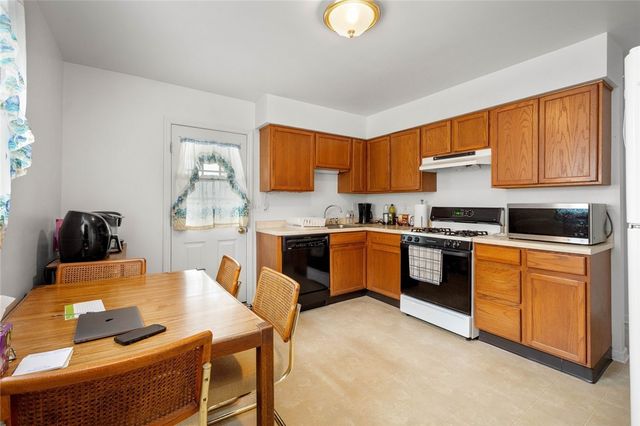 325-327 First Street, Cecil, PA 15055