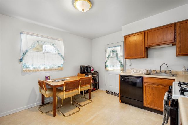 325-327 First Street, Cecil, PA 15055