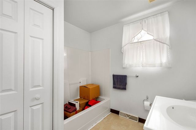 325-327 First Street, Cecil, PA 15055