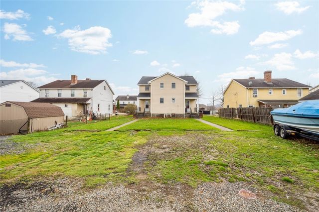 325-327 First Street, Cecil, PA 15055