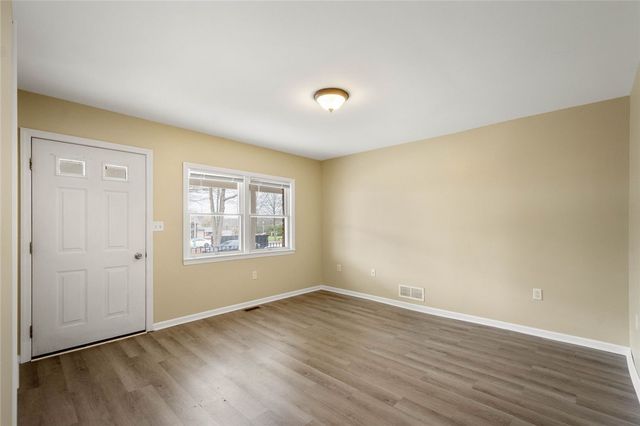 325-327 First Street, Cecil, PA 15055