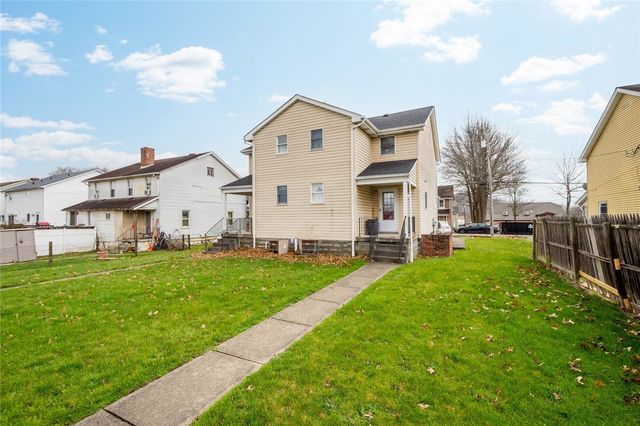 325-327 First Street, Cecil, PA 15055